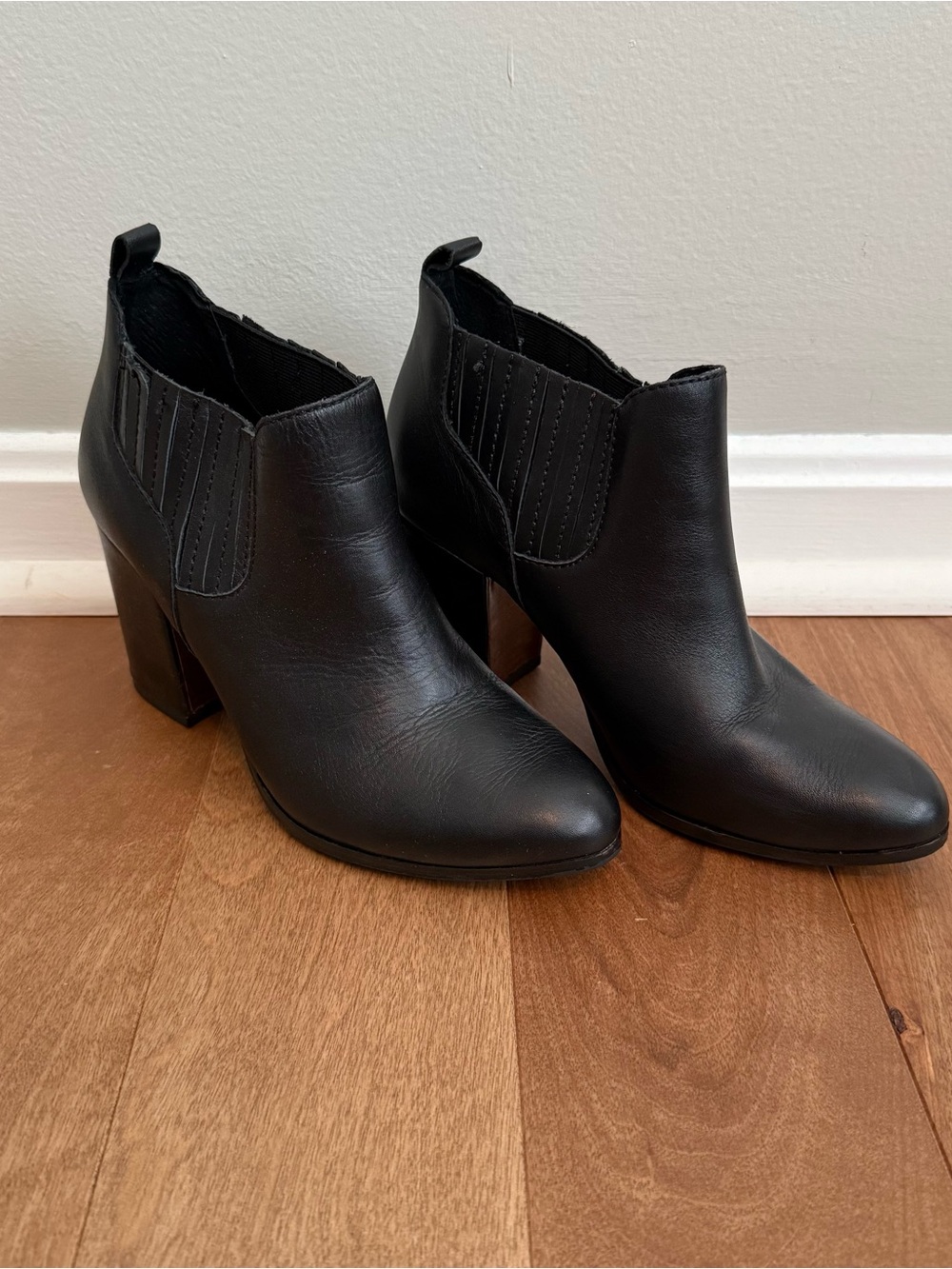 Black Leather Women’s Ankle Booties - size 7.5